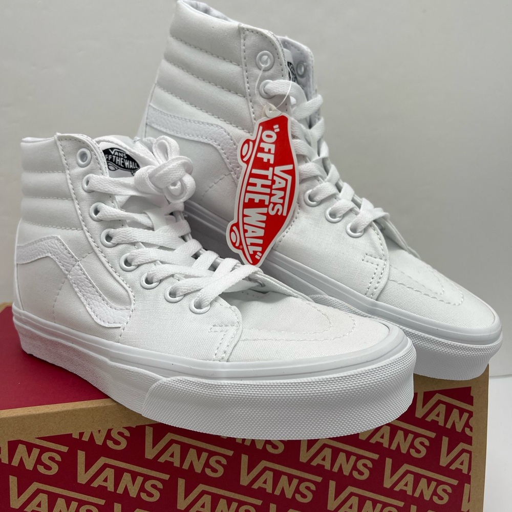 Vans WMNS Sk8-Hi Sneakers
True White
VN000D5IW00
Lifestyle, Original Icon, Canva - Picture 4 of 16